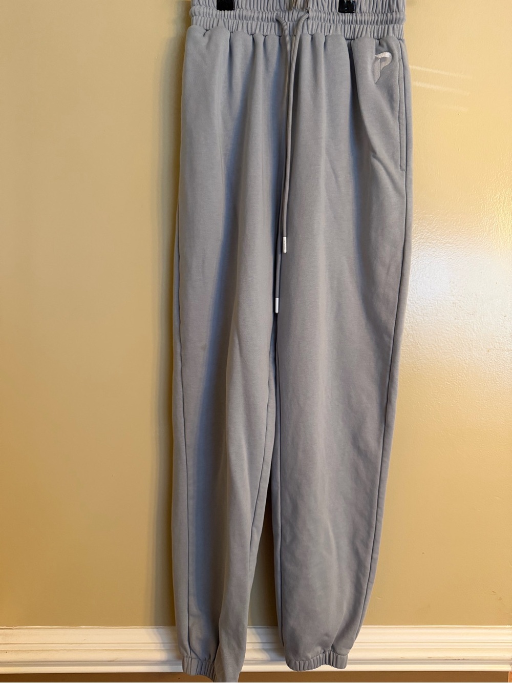 Ironpulse Unisex Light Gray Drawstring Joggers with Elastic Waistband